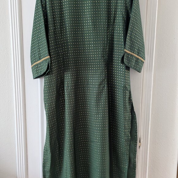 Elegant Green & Gold Embroidered Kurta – Size L - Picture 4 of 4